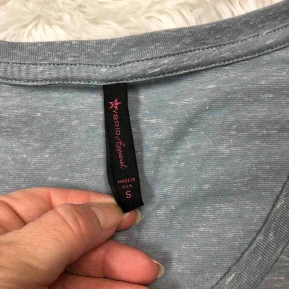 Gray Graphic Tee " Size Small - Picture 3 of 5